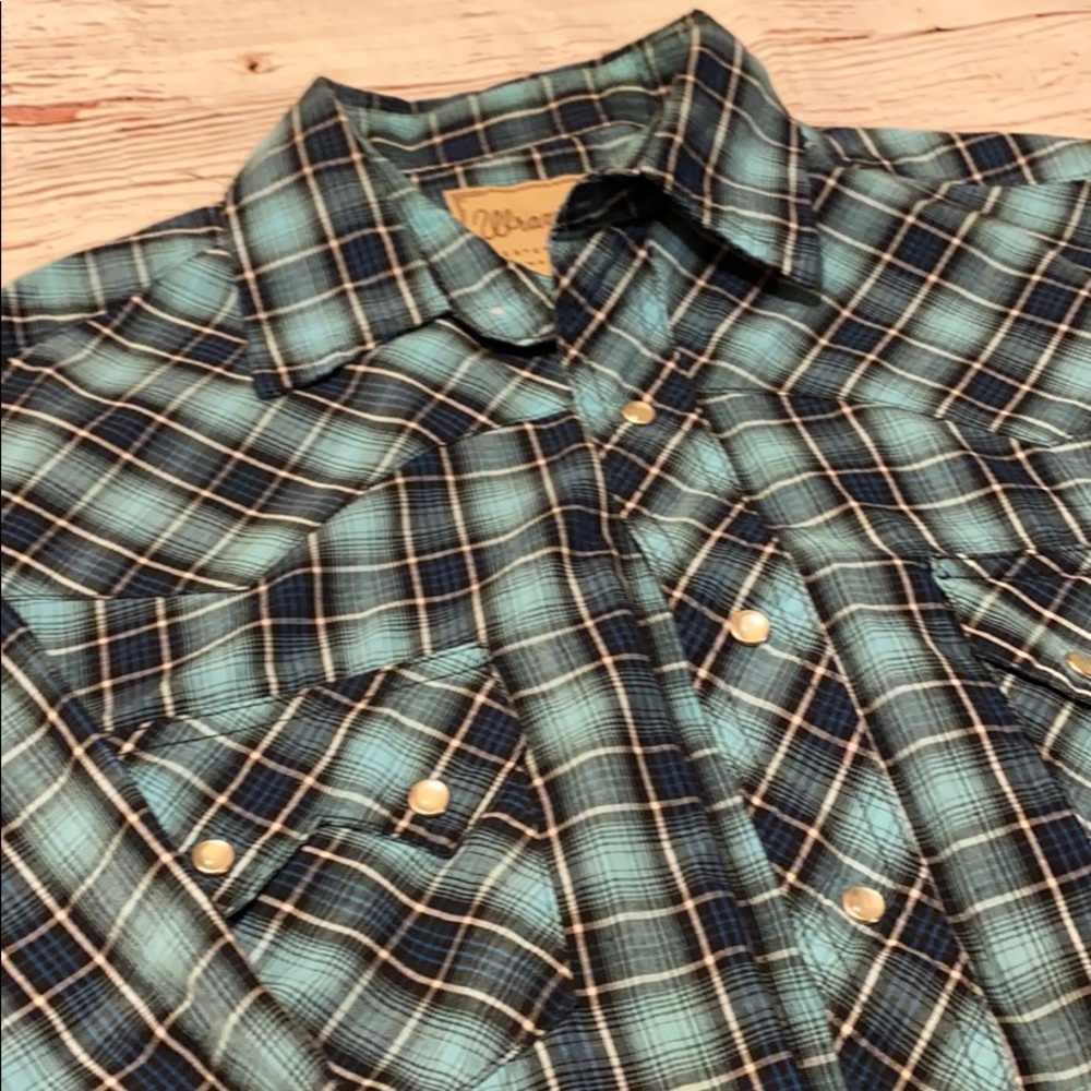 Wrangler Button Up - Picture 2 of 4